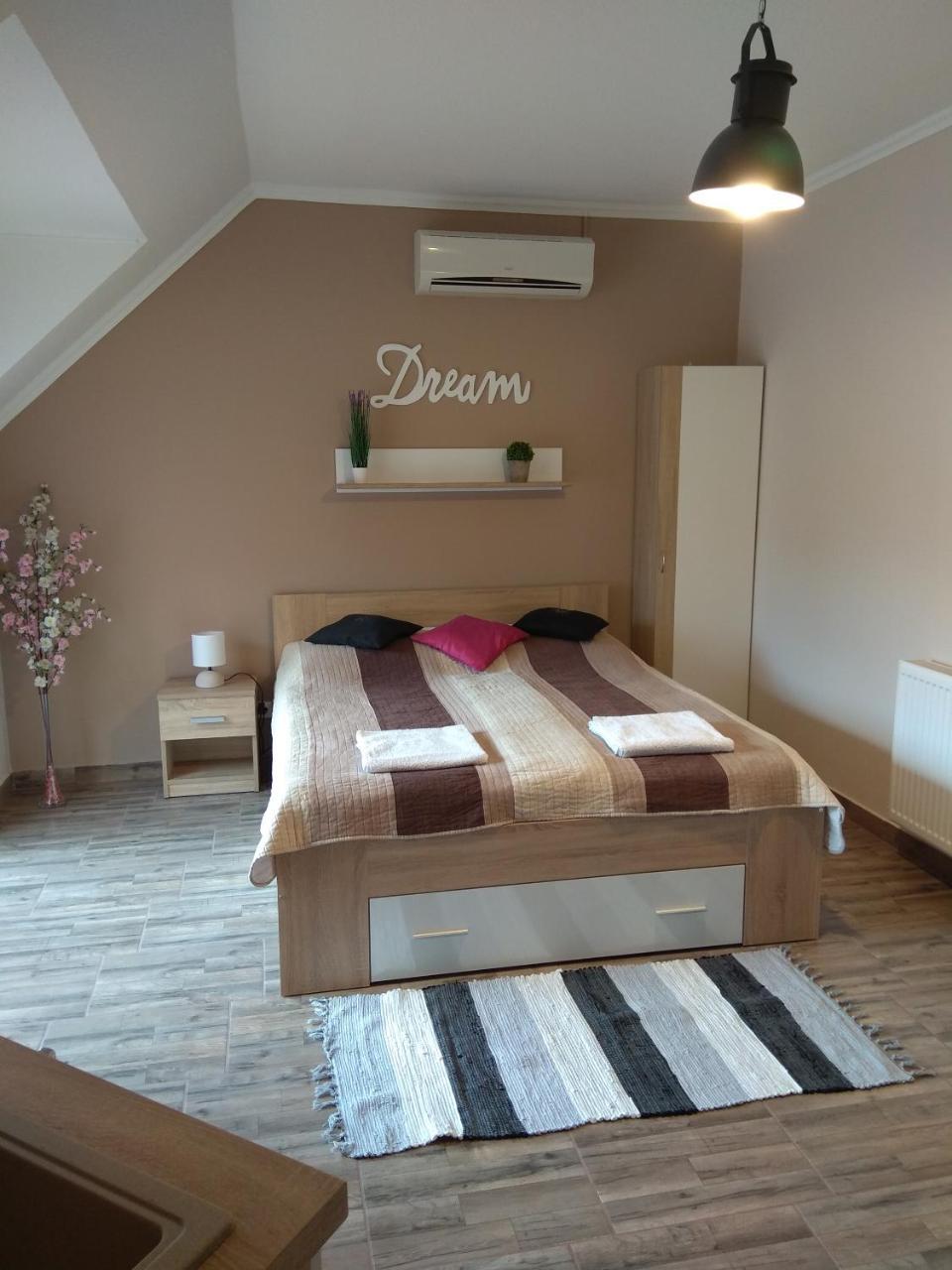 Álom Apartman Hajduszoboszlo Exterior foto
